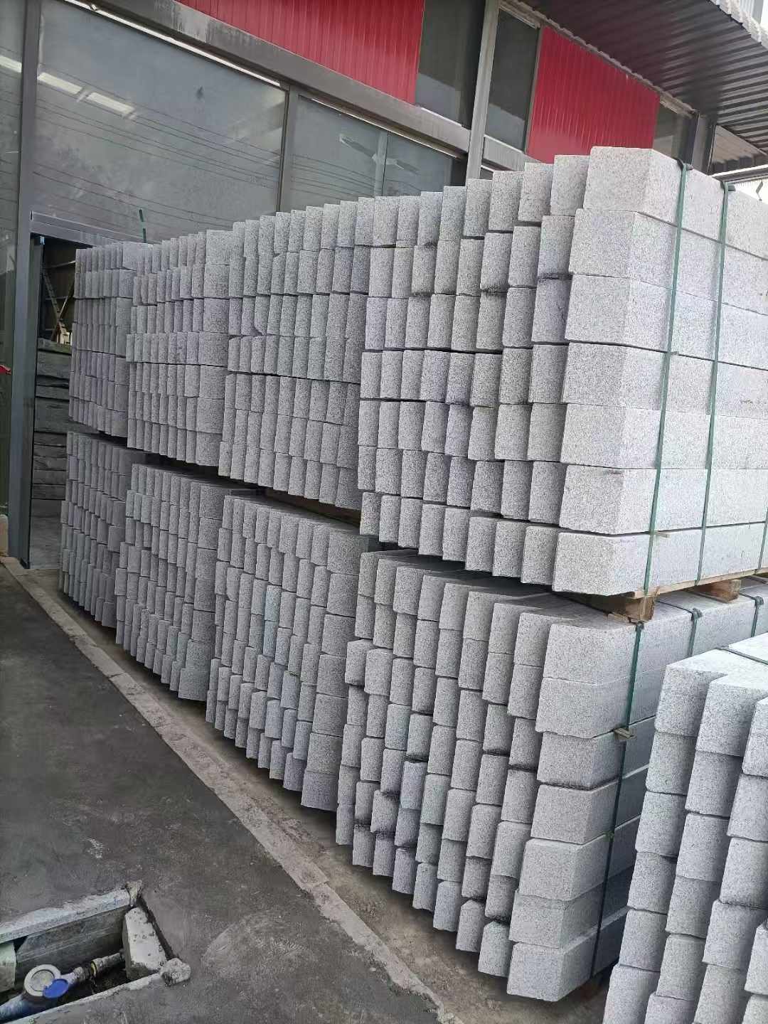 黄山芝麻白树围石 树池